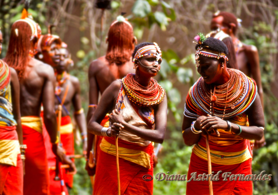 Kenya-Samburu-women-dancers